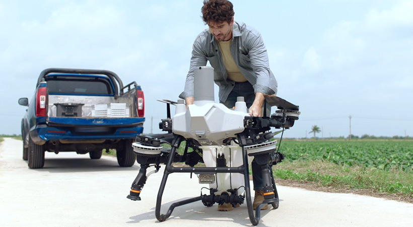 DJI Agras T55 con transporte práctico